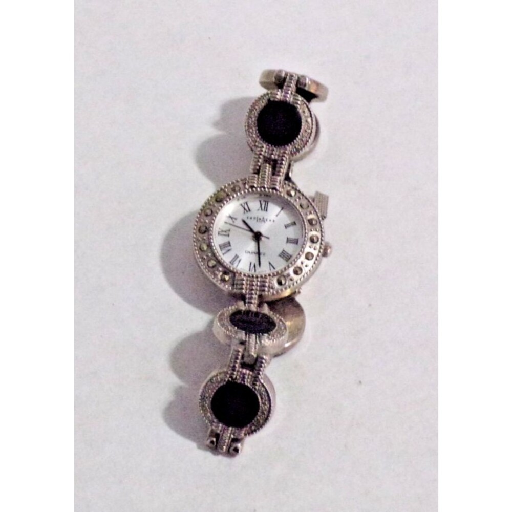 LA‎ Express Ladies Wristwatch LAX 968 Silver w/Black Stones Bracelet Quartz E261